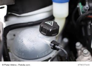 Anleitung Kühlerflüssigkeit nachfüllen Auto Kühlmittel auffüllen  Kühlflüssigkeit Kühlerfrostschutz 